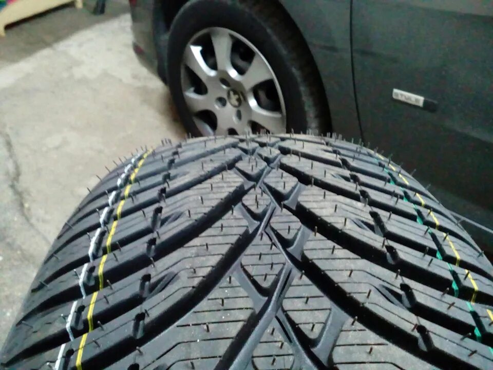 215 55 16 зимние. BFGOODRICH G-Force Winter 2. Гудрич 215/55*16. Зимние шины Пежо 408. Шины BFGOODRICH r16 215 55.