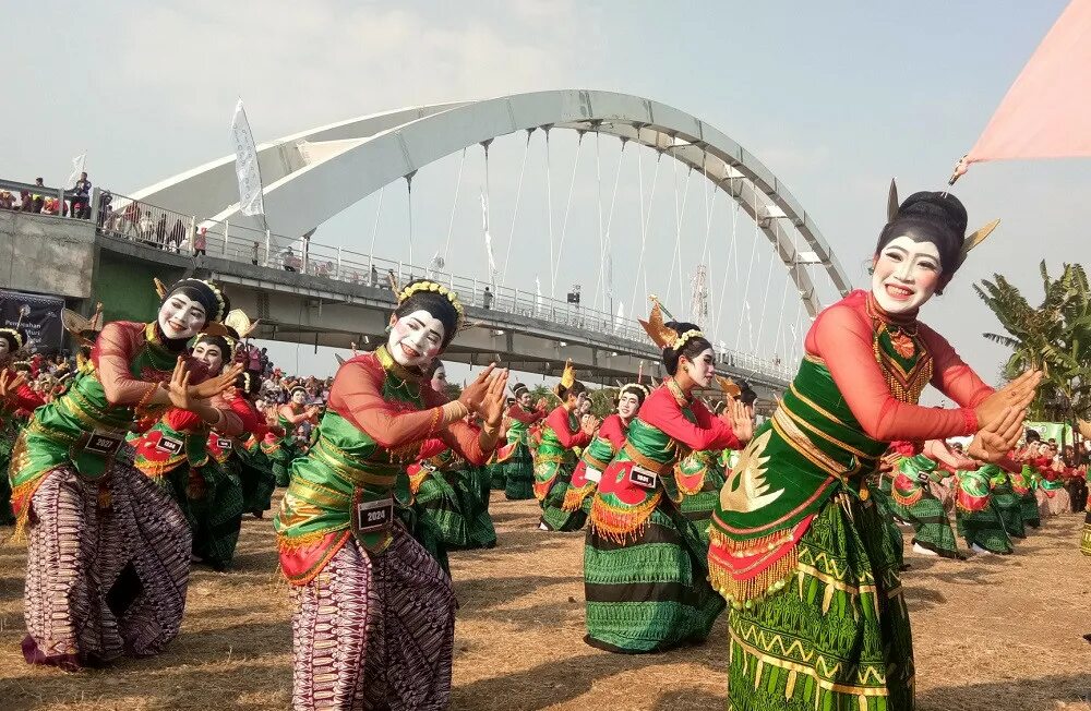 Northern pare culture tourism. Южно восточная культура. Индийские наряды. Коренные жители тайваня. Восточная культура фото.
