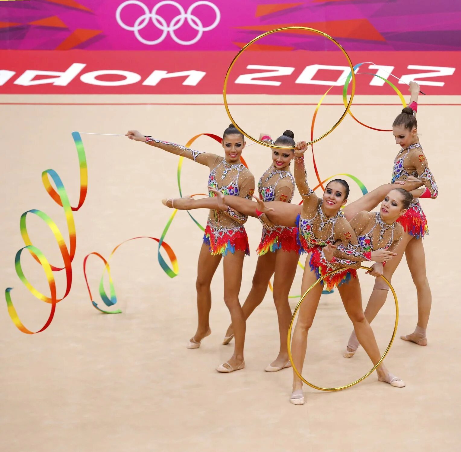 команда по художественной гимнастике. художественной гимнастике 2012. сборная италии по художественной гимнастике. лондон 2012 художественная гимнастика россия команда. сидней 2000 спортивная гимнастика сборная сша.