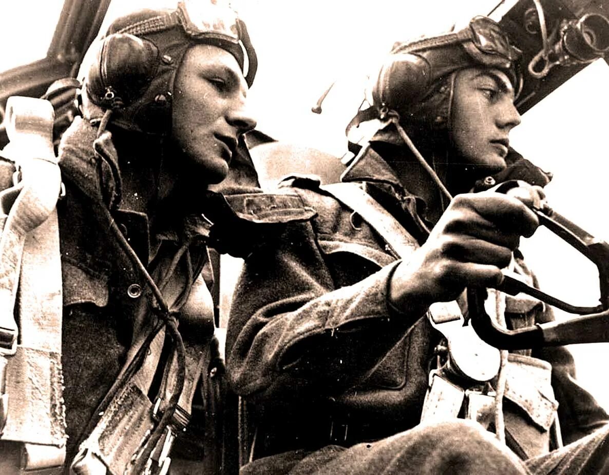 Лунный летчик ас во вторую мировую аудиокнига. Ww2 raf pilots. пилоты второй мировой войны. летчик люфтваффе. немецкий летчик в кабине.