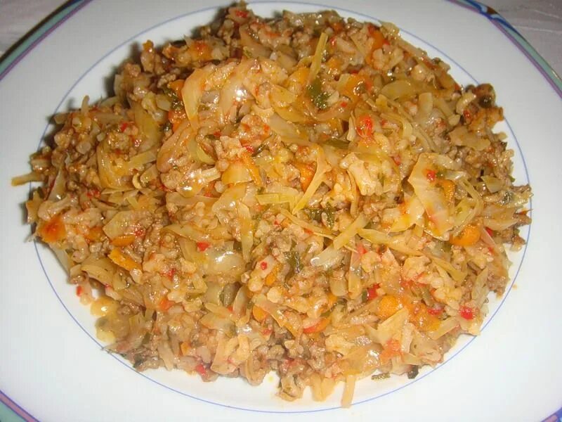 Ленивые голубцы с капустой и фаршем в духовке. Ленивые голубцы на в кастрюле пошагово. Ленивые голубцы. Ленивые голубцы с капустой и фаршем в кастрюле. Ленивые голубцы с капустой и фаршем на сковороде.