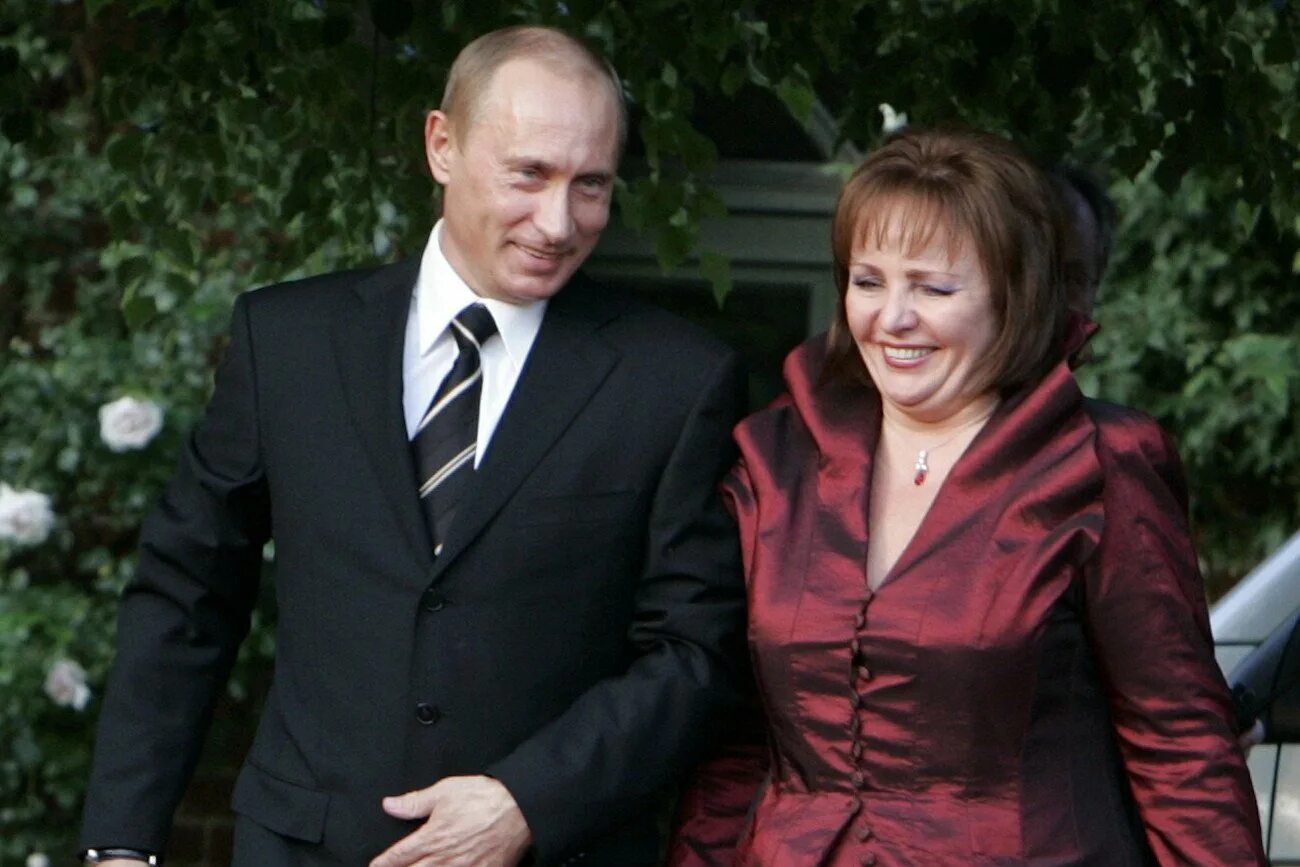 Новое о путиной. Путин с женой 2020. 2 Жена Путина фото. Путин первая леди 2020. Путин с новой женой 2021.
