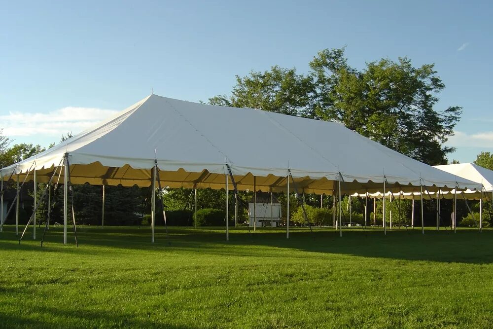 Поле шатеры. А фрейм с тентом. Tentpole. Event Tent. Doors event