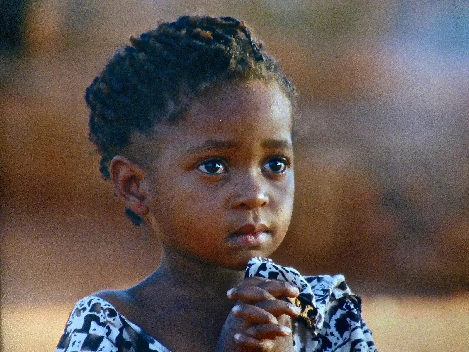 Детский брак в Африке. Стрижки девочек до 15 Африка. Малавия детские браки.