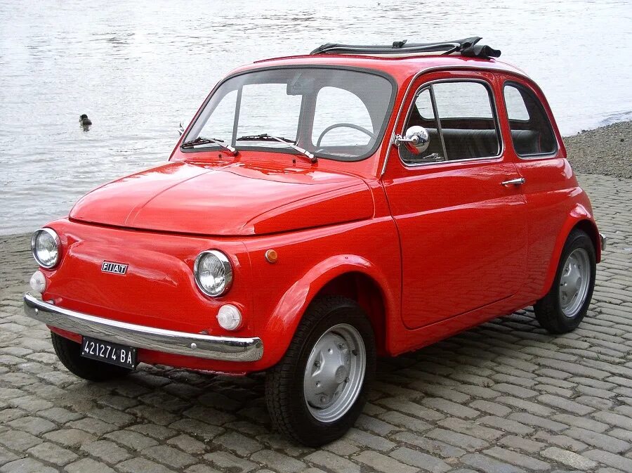 Купить бу фиат спб. Fiat 500r. Fiat 500 старый. Фиат 500 красный. Fiat 500 1972.