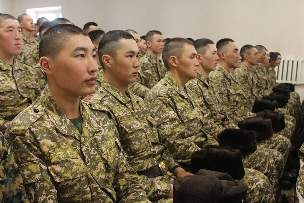 Форма вс киргизии. Киргизские войска. Военное форма кыргызской республики. Форма армии кыргызстана. Форма киргизия.