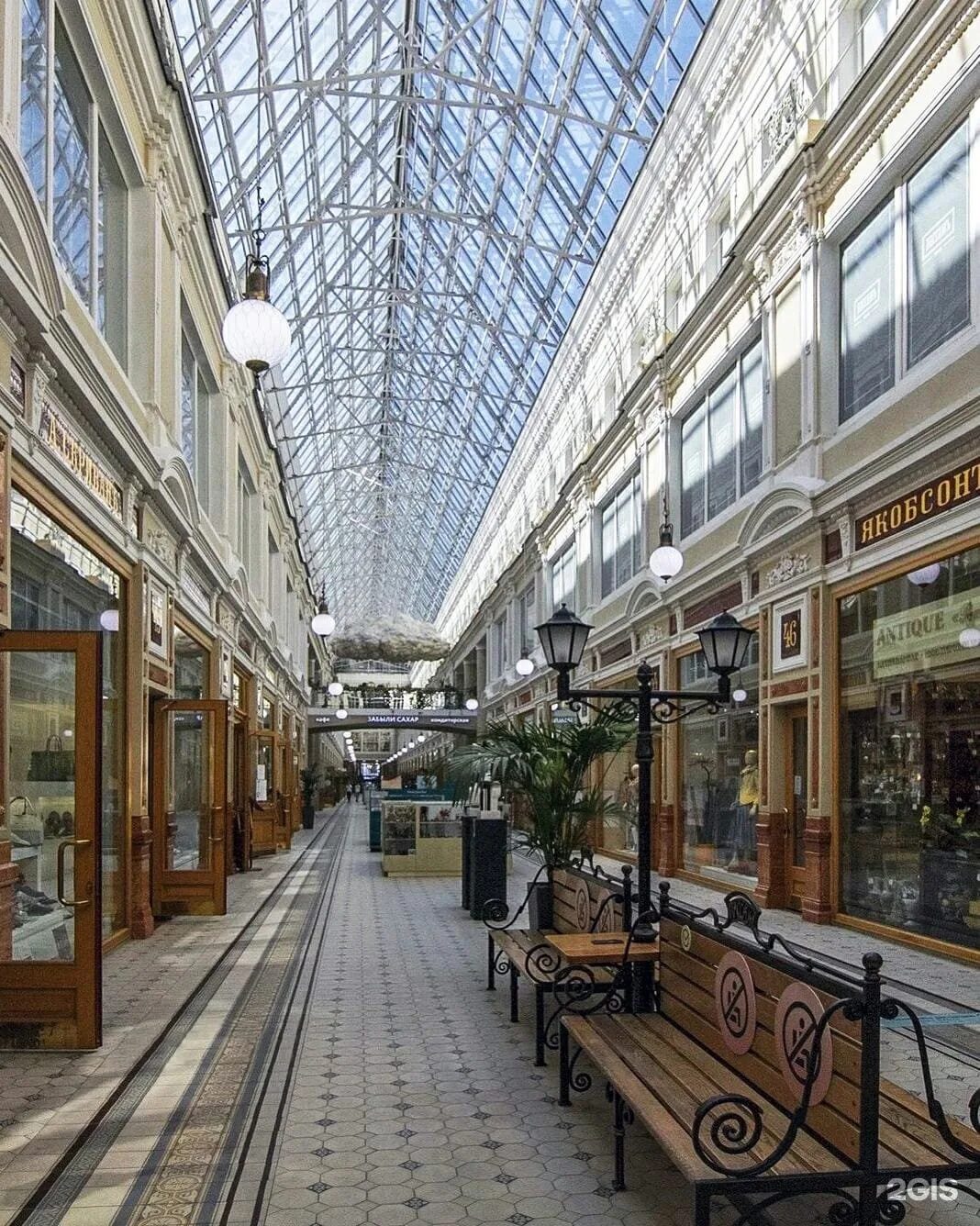 Пассаж на невском проспекте. Петровский пассаж москва здание. Пассаж телефоны. Пассаж петербург. Пассаж на невском проспекте.