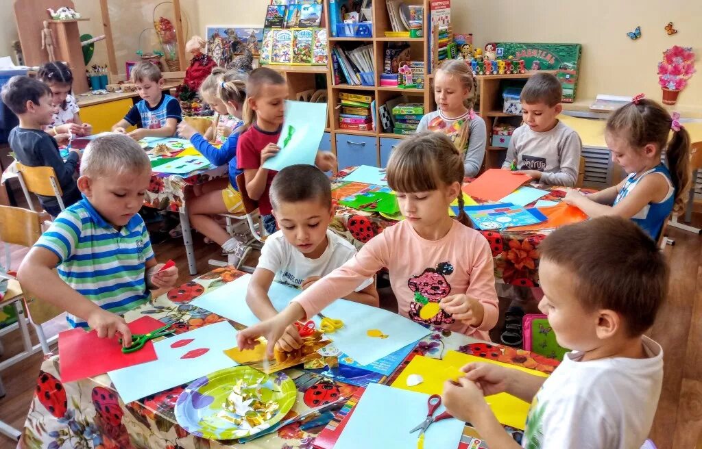 Занятия в детском саду. Творчество детей в детском саду. Художественное творчество в детском саду. Художественная деятельность дошкольников. Художественно эстетическое развитие детей старшего дошкольного возраста