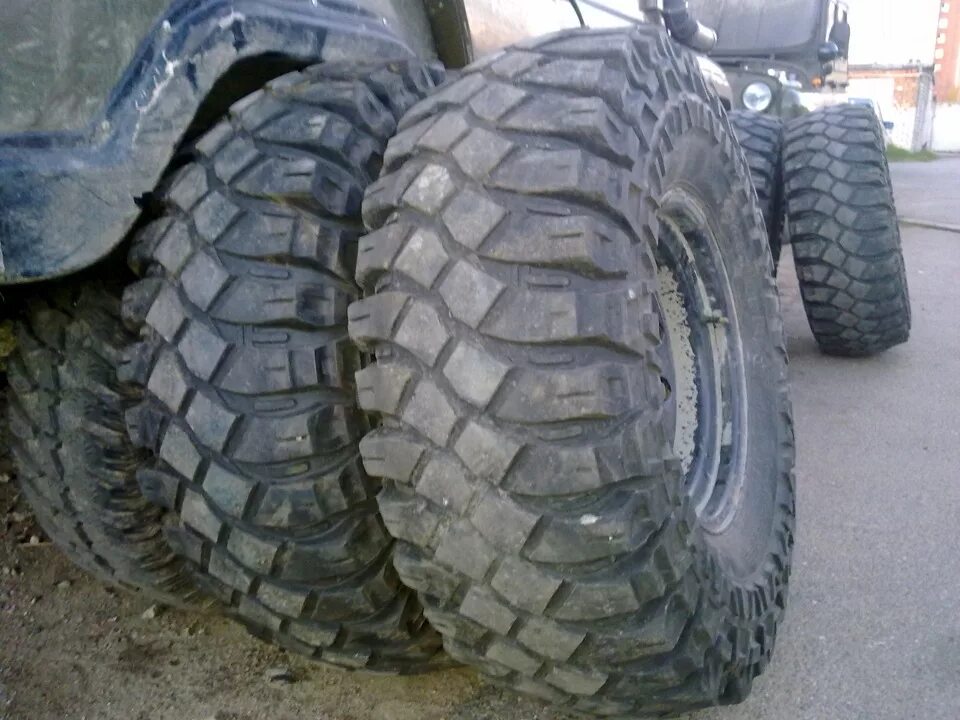 Автомобильная шина Maxxis m8090 creepy Crawler 35x12.5-15 всесезонная. 35x12,50-15 Maxxis m8090 113k. Шины 35х12.5 r16. Maxxis CREEPYCRAWLER m8090 37x12.5-16lt 124k. Купить резину грязевая р16