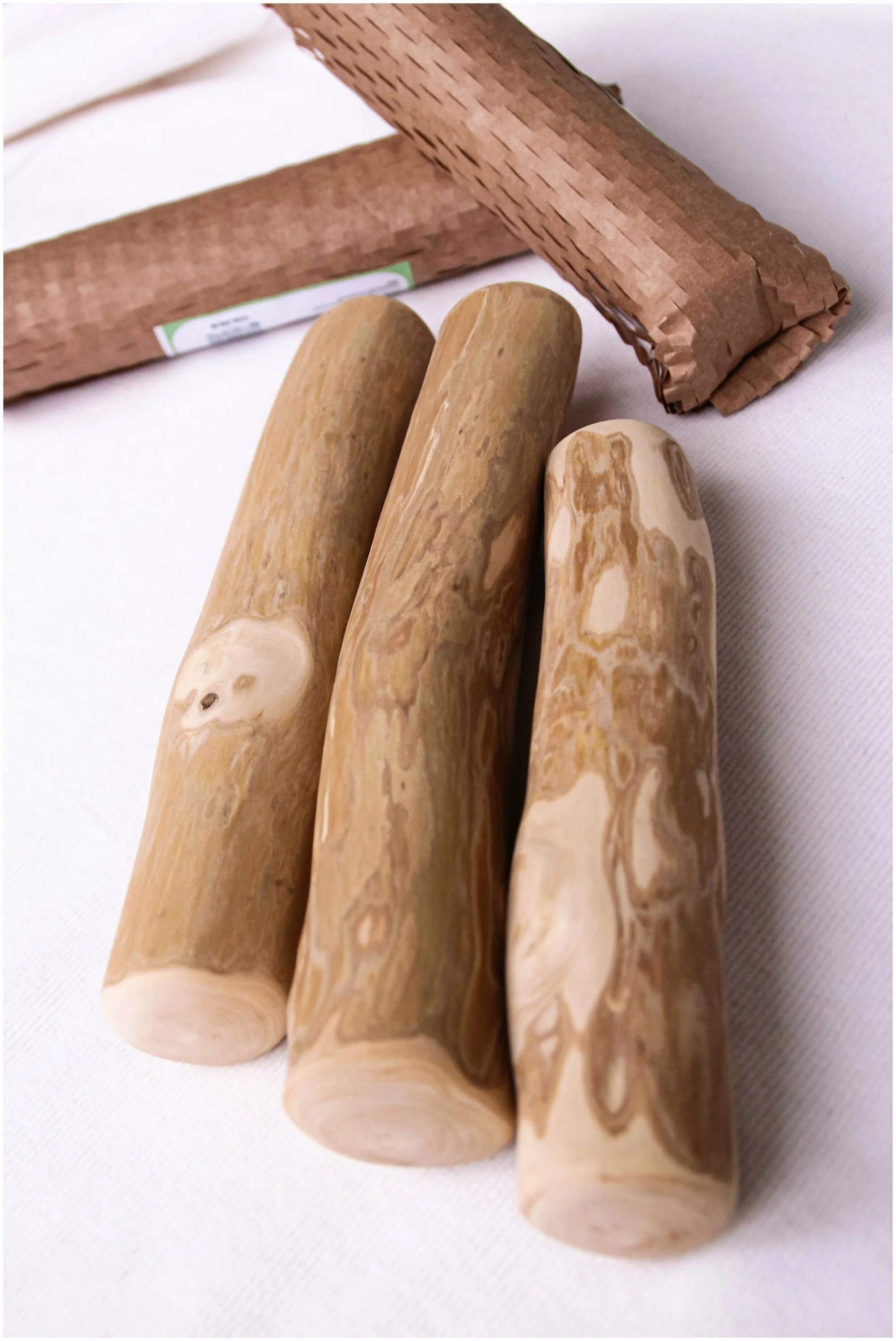 палочка кофейного дерева. погрызушки для щенков. палочка кофейного дерева. кофейная палочка для собак. кофейная палочка для собак волокна.