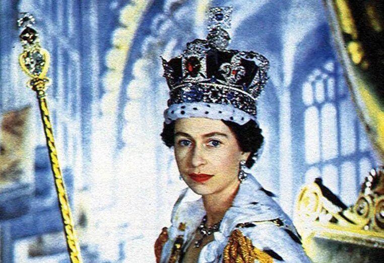 Queen elizabeth 1926. Queen s call. Queen s call. Корона елизаветы 2. Queen s call.