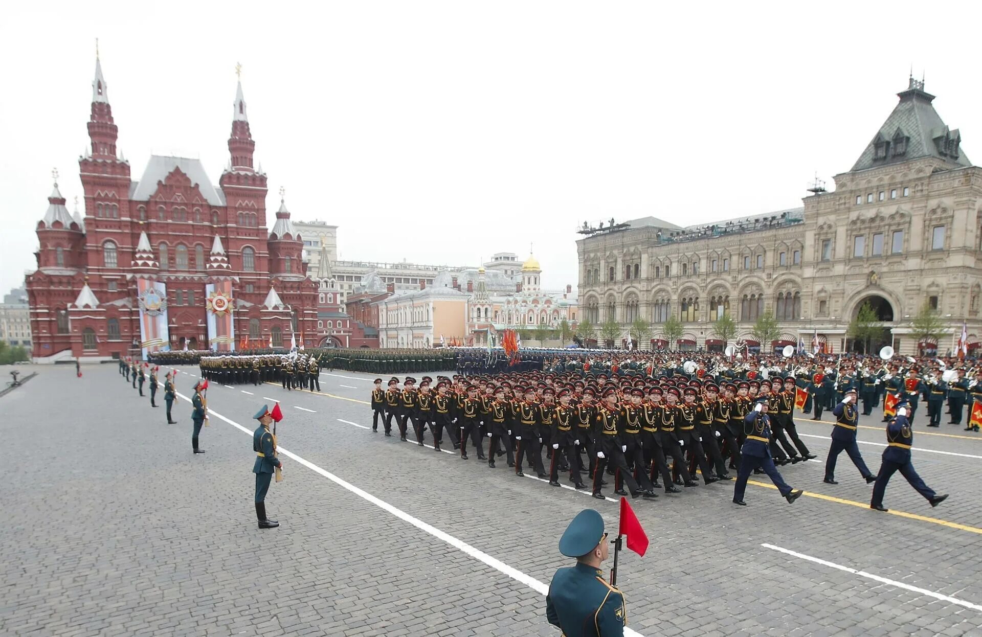 Красная площадь 10 мая. Парад Победы на красной площади в 2019 году. Парад Победы на красной площади в Москве. Парад 9 мая 2020 в Москве. Современный парад Победы на красной площади.