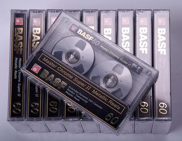 Кассета 80. Кассета BASF 80. Магнитофонные кассеты БАСФ. Компакт кассета 80х. Кассеты BASF 2000-2007.