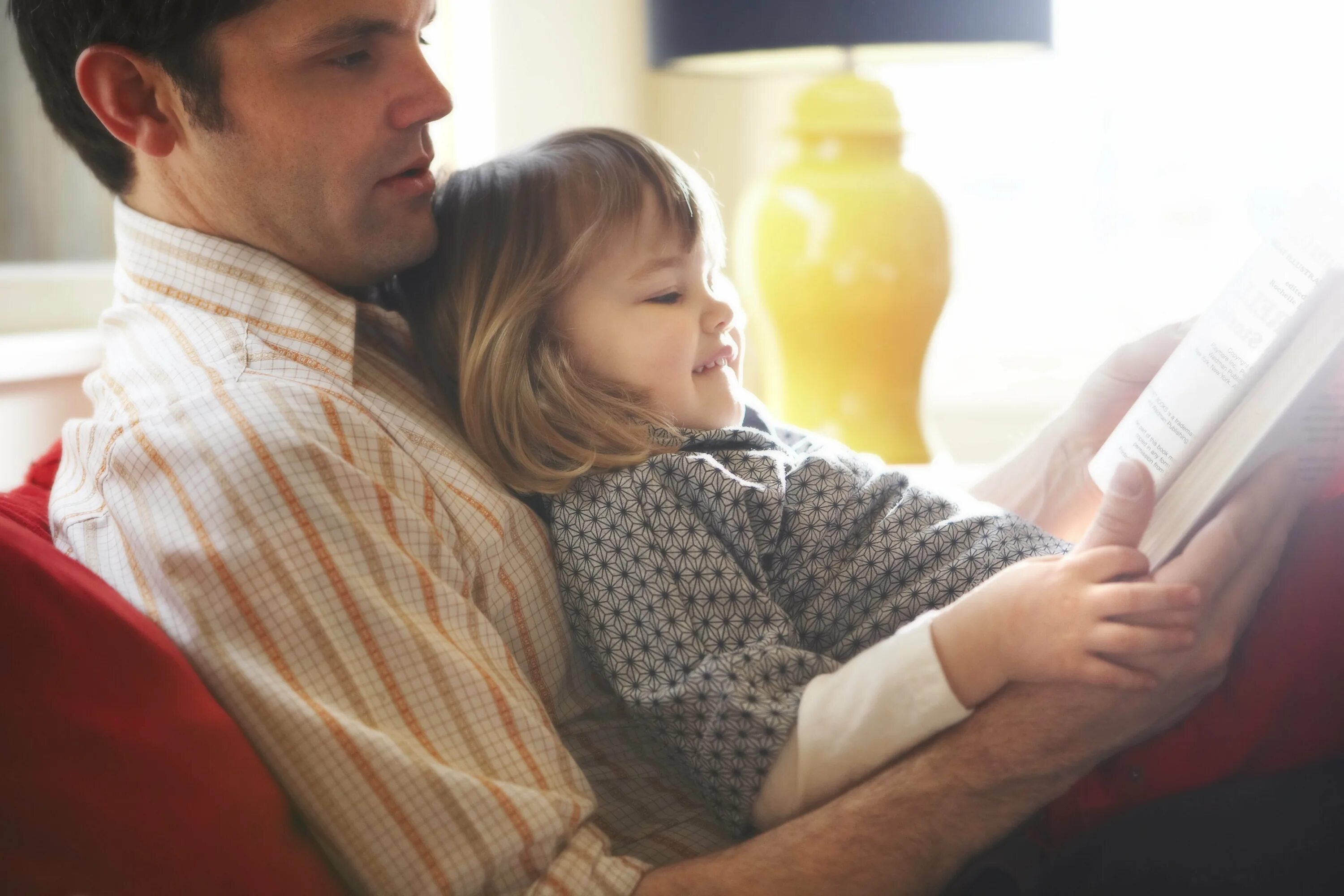 Parents and children Education. Что умеет папа. Parents reading books with children. A Solid Family.