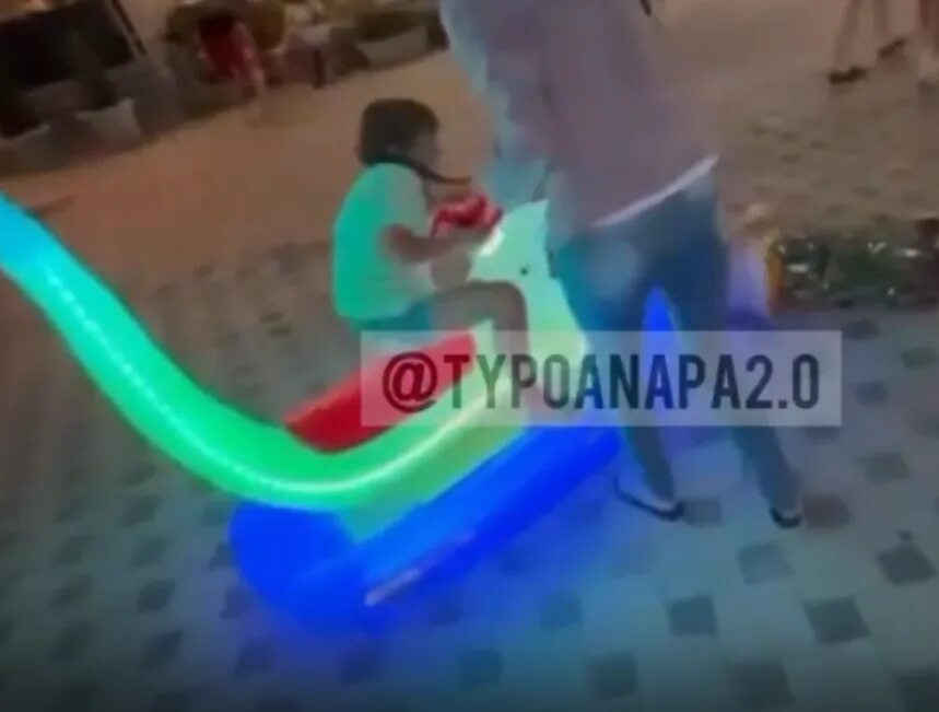 Надавать тумаков