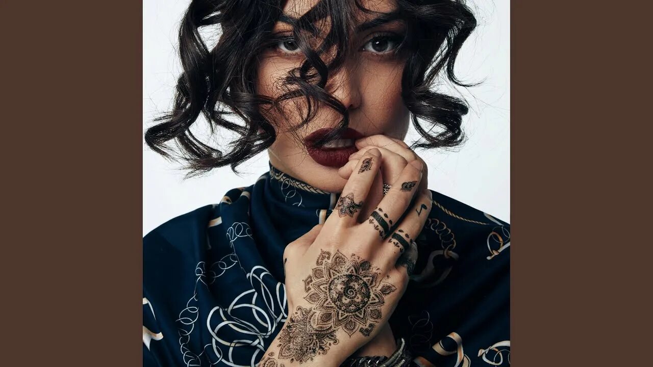 Песня чины без обид. Чина певица фото. Без обид группа. Чина - тайна (live). Песня чины без обид.