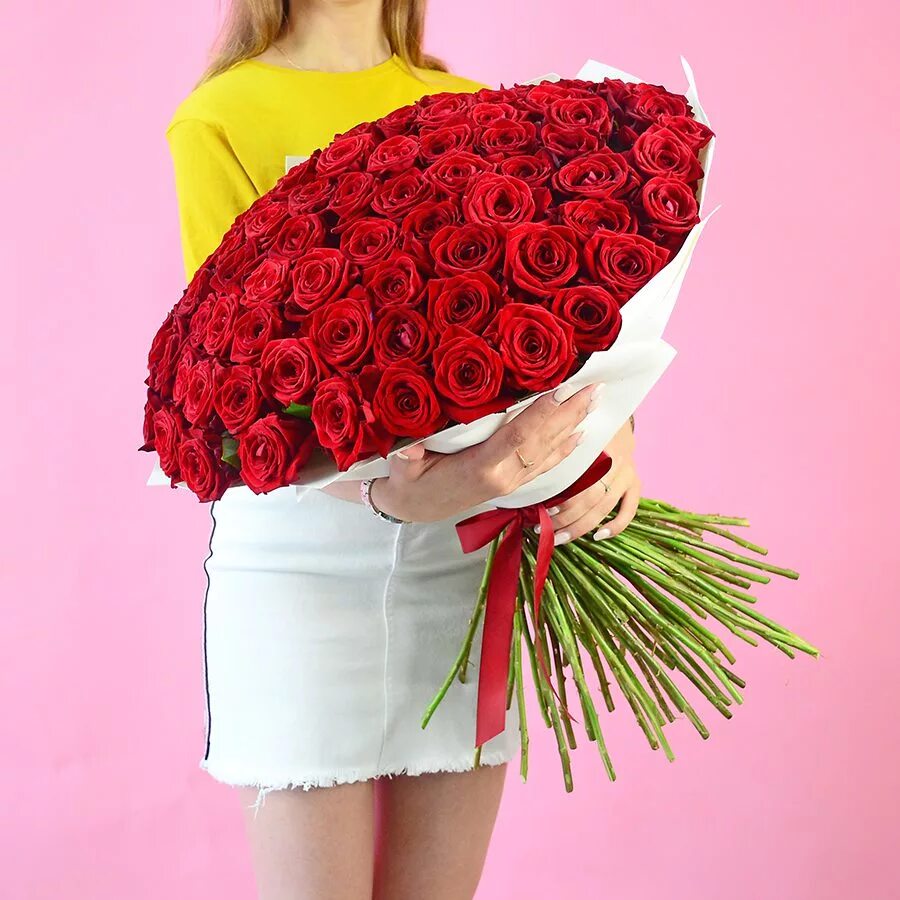 Buy me roses. Пионовидные кустовые розы в коробке. Букет красных роз эстетика. Розы вдохновения фото. Buy me roses.