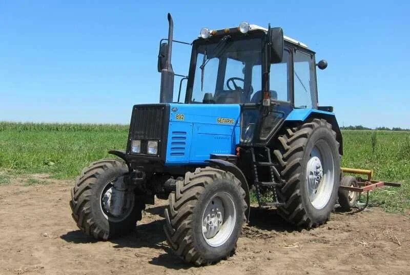 Файл:MTZ-80 tractor 2013 G1.jpg - Википедия