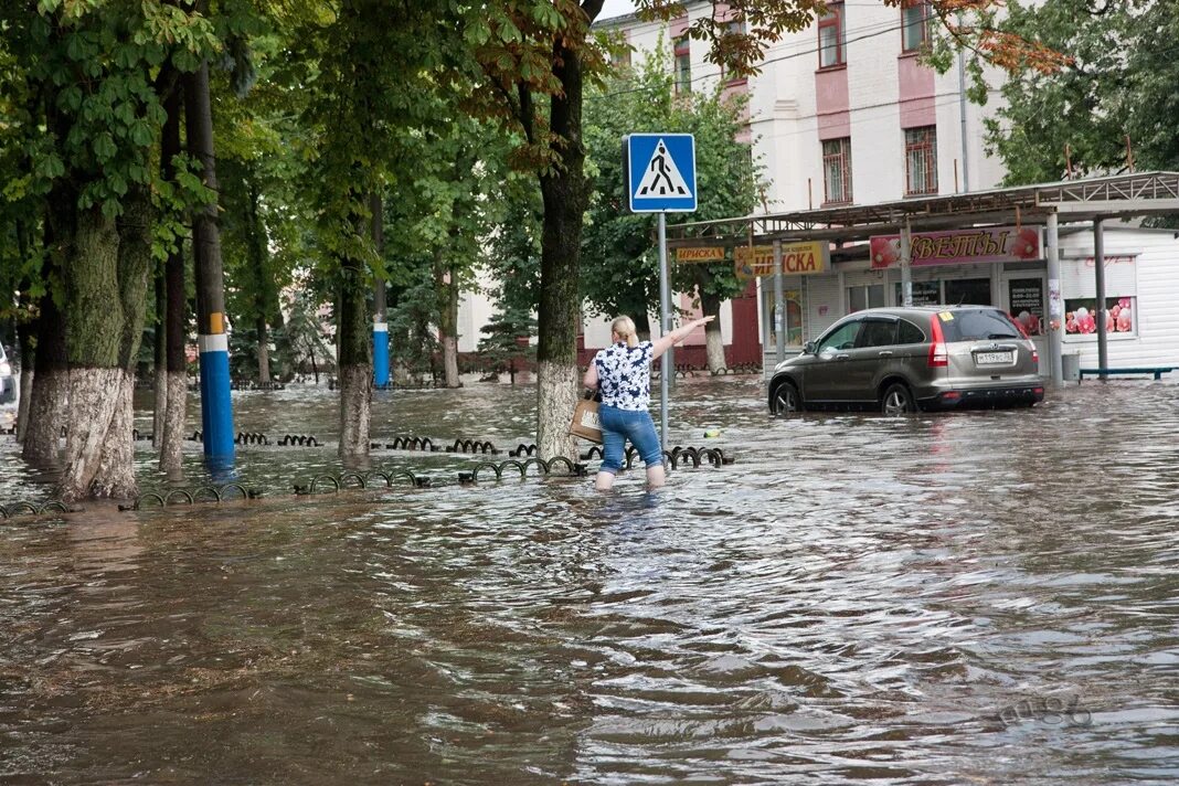 Погулять брянске. Потоп в Брянске. Потоп Брянск ул Советская. Бежица потоп. Затопленная Куйбышева Брянск.