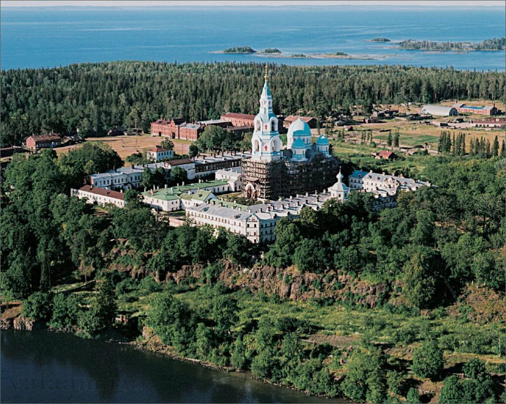 Остров Валаам монастырь. Валаамский архипелаг Ладожское озеро. Валаамский монастырь Ладожское озеро.