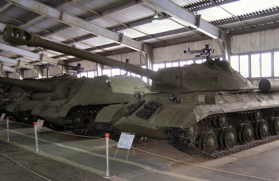 Ис музей. Кубинка танковый музей ИС 7. ИС-7 танк в Кубинке. ИС 3 Кубинка. Танковый музей в Кубинке ИС 3.