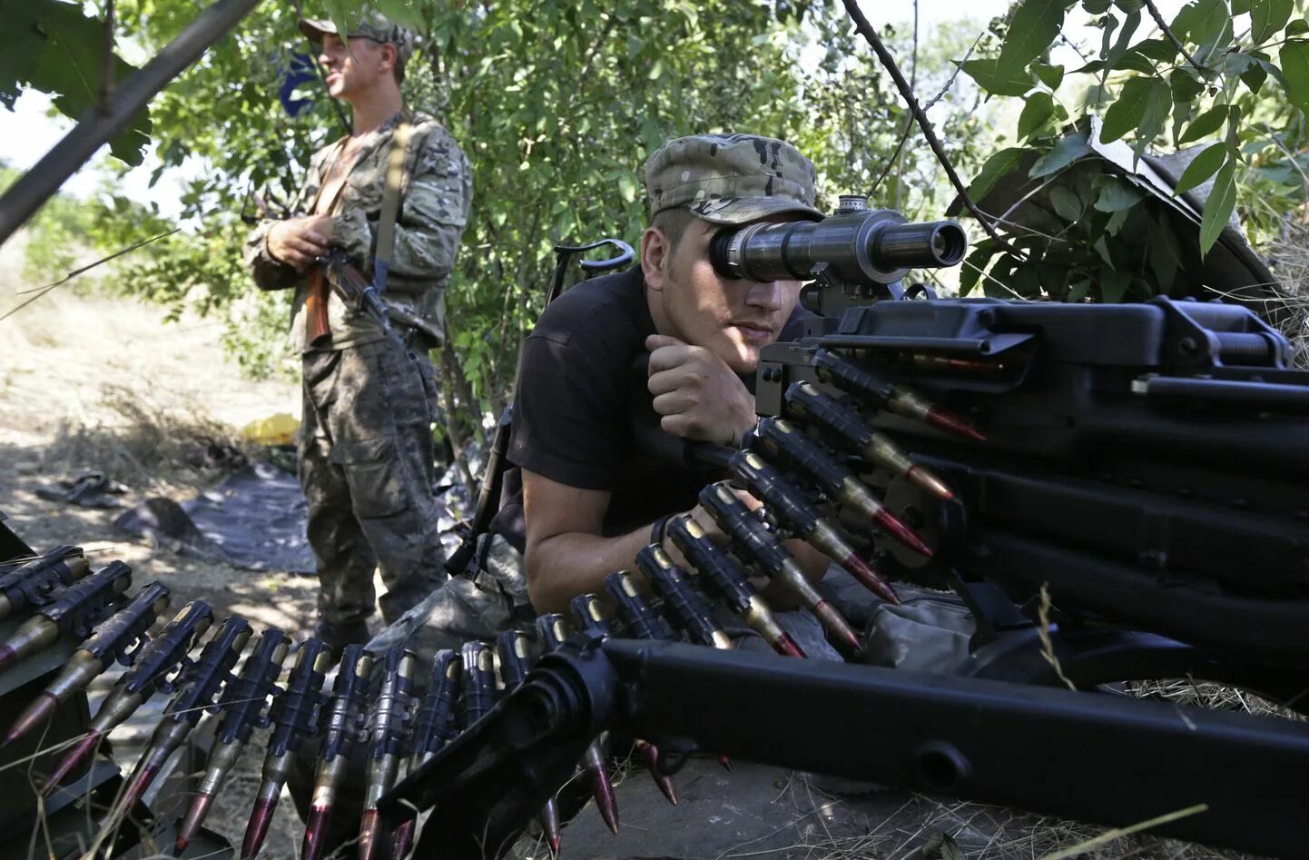 Ополченцы на передовой. Ополченцы ДНР 2014. Ополченцы Донбасса на передовой. Последние новости военные донбасса сегодня
