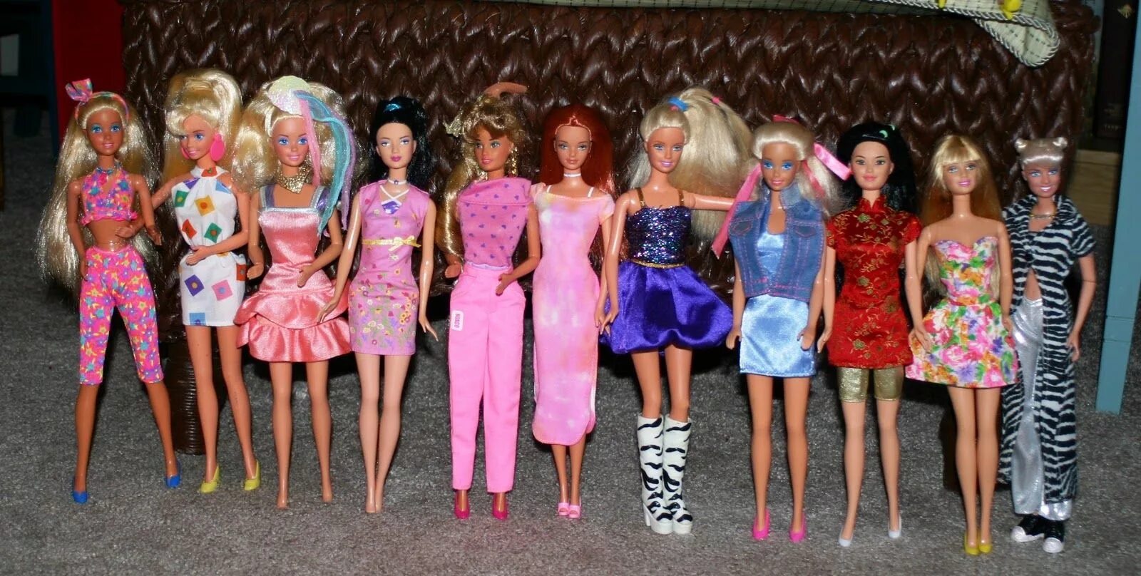Барби 2000 годов. Барби 90х и 2000х. Куклы Барби 90-х годов коллекции. Кукла Барби 90е. Куклы Барби 2000-х годов.