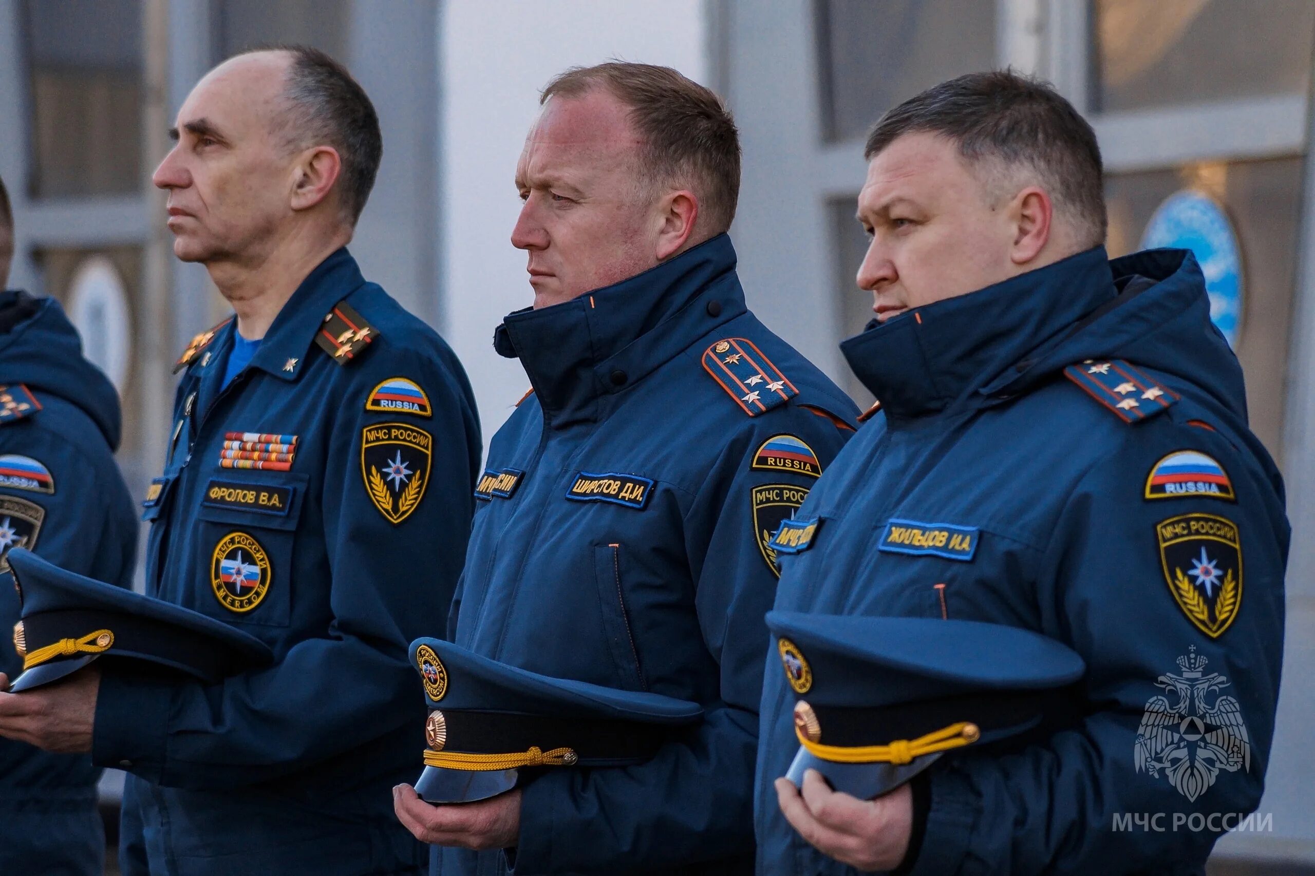 Пожарный МЧС. Российские пожарные. Медали МЧС. Юбилей МЧС. Ветеран пожарной охраны крыма