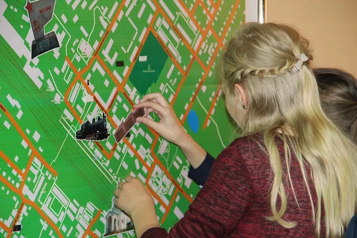 Интерактивные игры в библиотеке. Краеведческая настольная игра. Настольная игра по краеведению. Краеведческие игры для дошкольников. Настолка по краеведению.