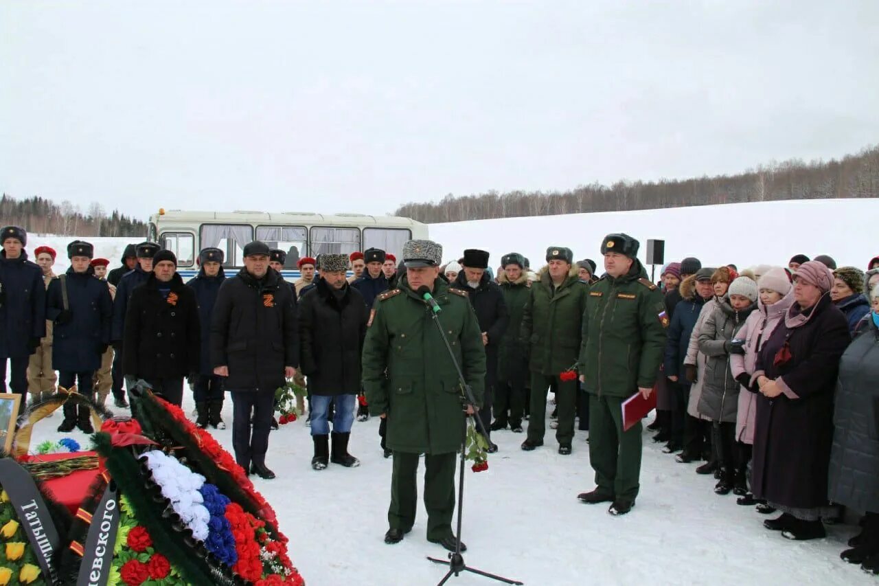 Динаф Касимов. Похороны солдат с Украины в Пермском крае.