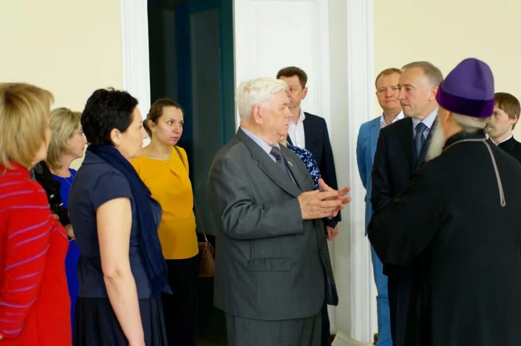 Тобольск педагогическая конференция. Директор пединститута тобольск фото. Директор пединститута тобольск фото. Люди образовательной организации. Темы семинаров для воспитателей про фоп.