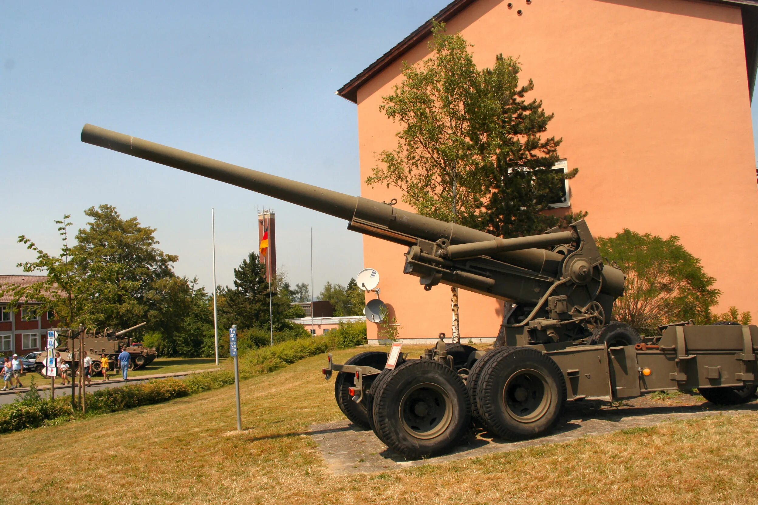 пушка 2а36 гиацинт-б. 152 мм пушка 2а36 гиацинт-б. артиллерия дальность стрельбы дальнобойная. сау xm1299. м777 155мм.