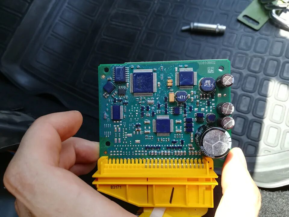 Прошивка блоков airbag. Прошивка блока srs airbag. Блок srs airbag на wingroad y11. Seat 2021 блок srs. Прошивка блоков airbag.