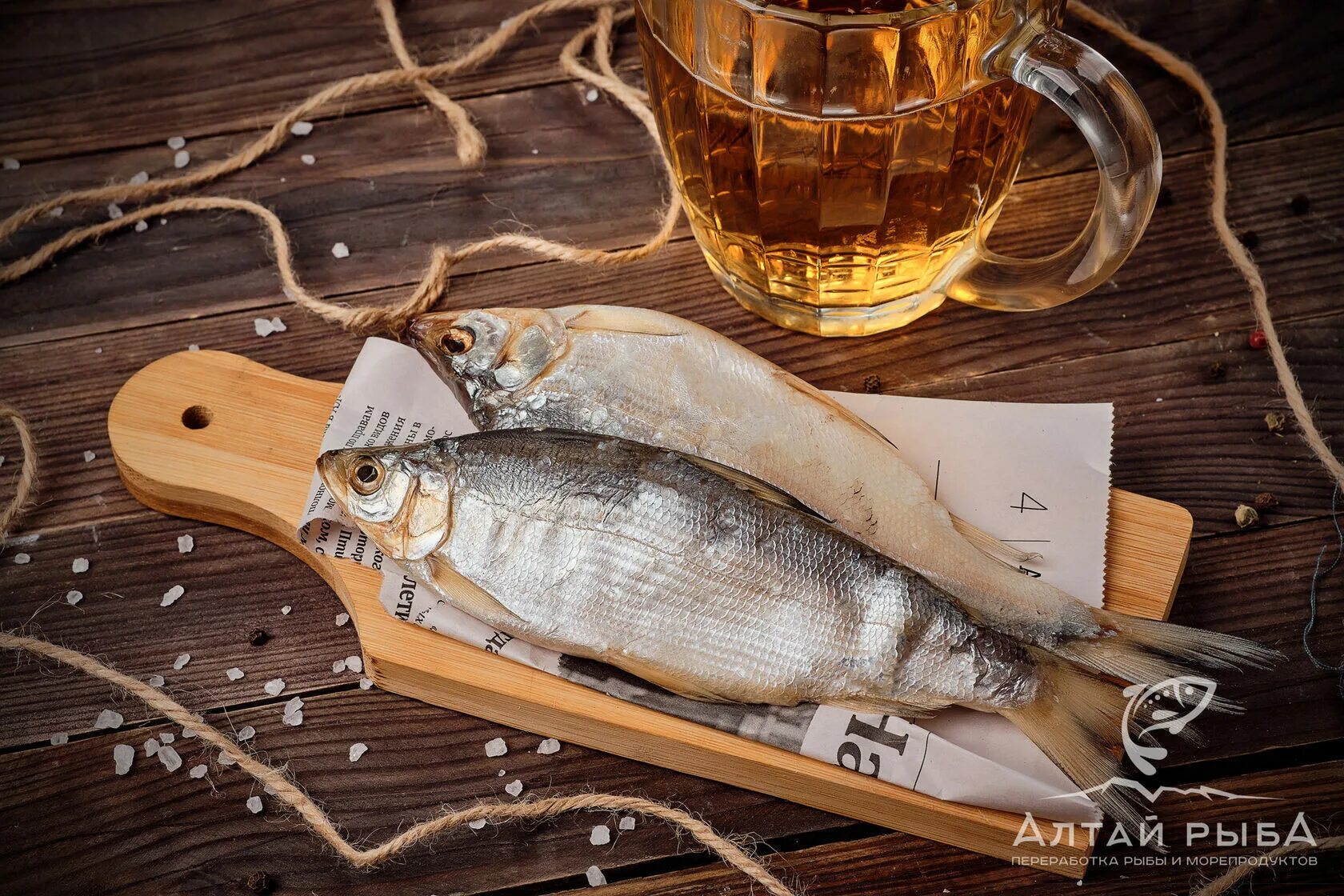 сколько стоит ириклинский лещ. вобла астраханская. отзывы на сущевке золотая вобла. золотая вобла пиво. мужик с воблой и пивом.