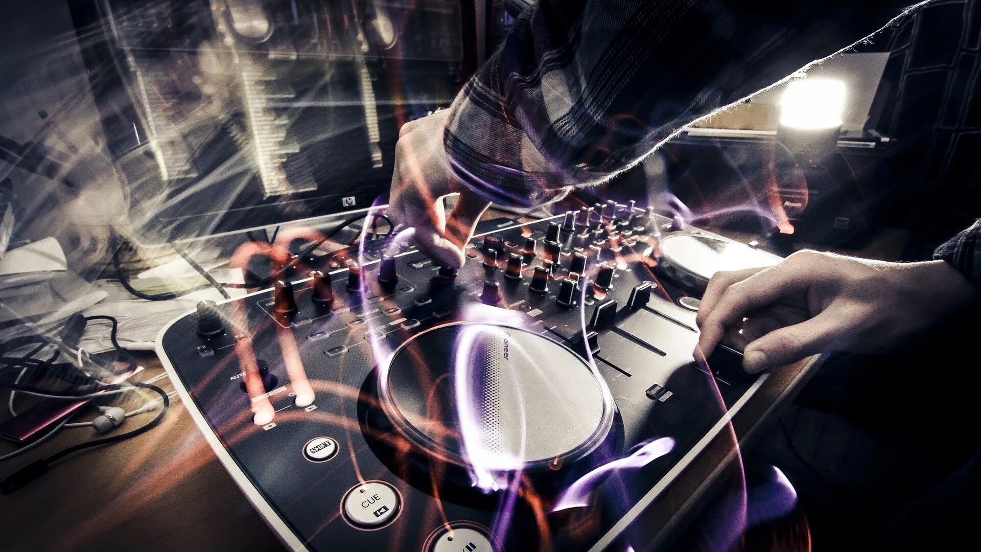 Akg k 67 dj. под музыку 5. бэкграунд диджей. диджей на концерте. подводный музыкальный фестиваль.