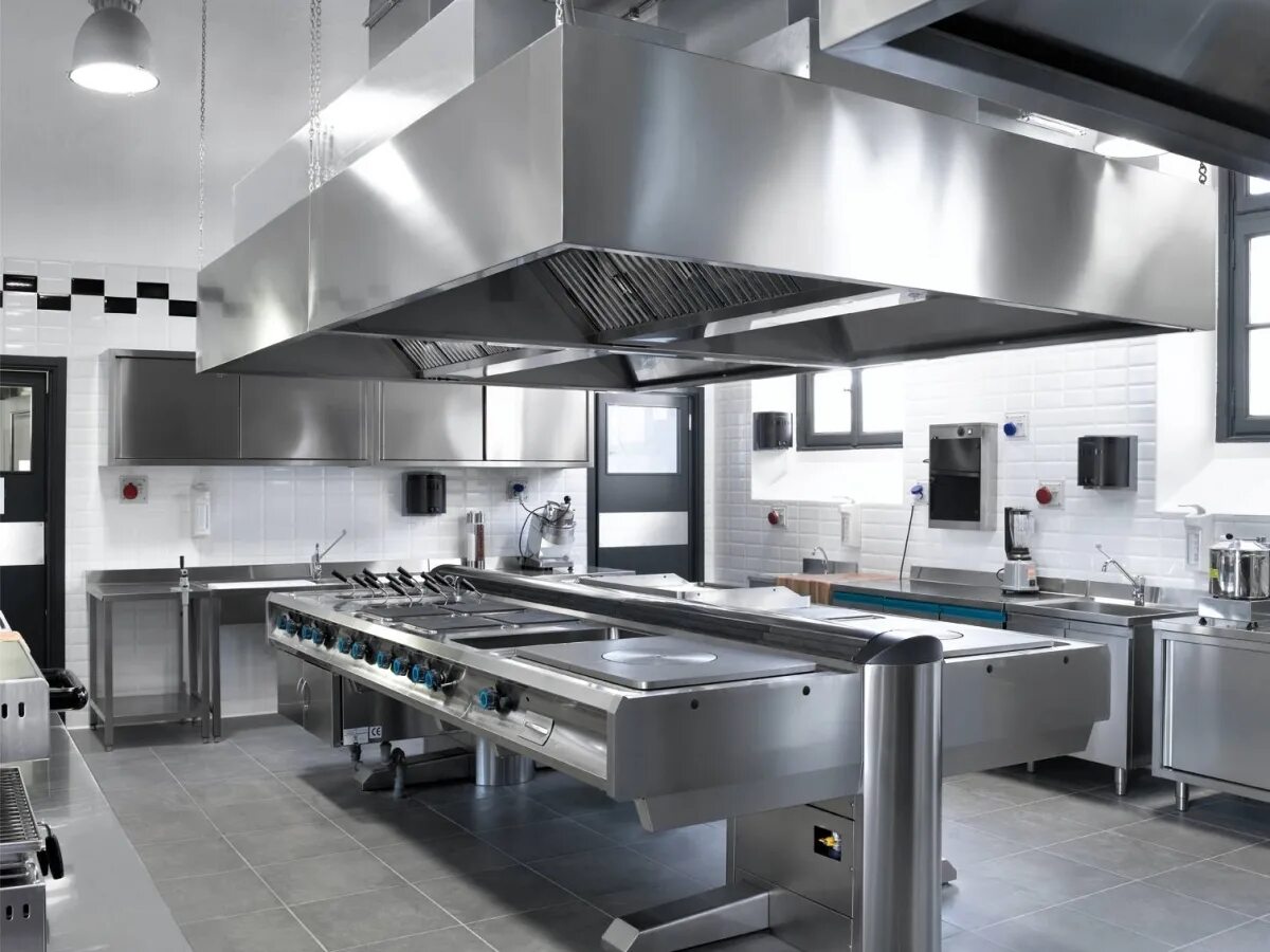 Доготовочный цех в ресторане. Горячий цех столовой. Организация работы кухни ресторана. Потолок кухни ресторана. Профессиональная кухня ресторана планировка.