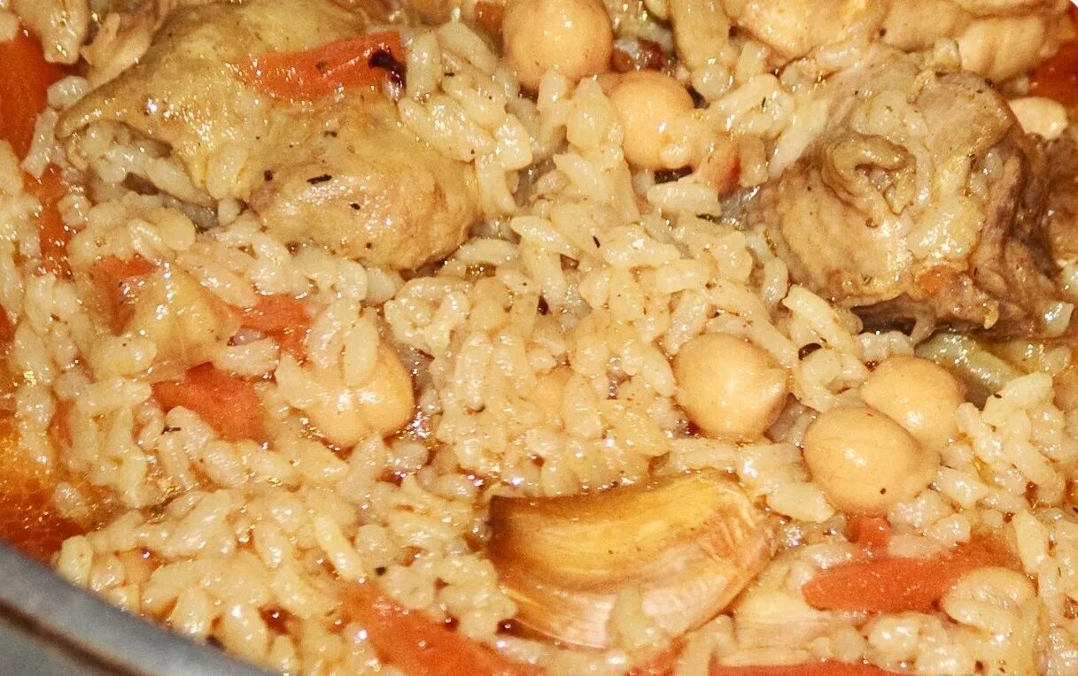 узбекский плов с нутом. узбекский плов с нутом. паприка и куркума зира. зира для плова. нужно ли в плов добавлять.