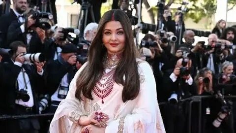 Қыздар жігітті мас күйінде қалдырып, оны сиқыған