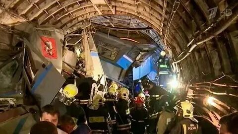 Поезд сошел с рельсов метро