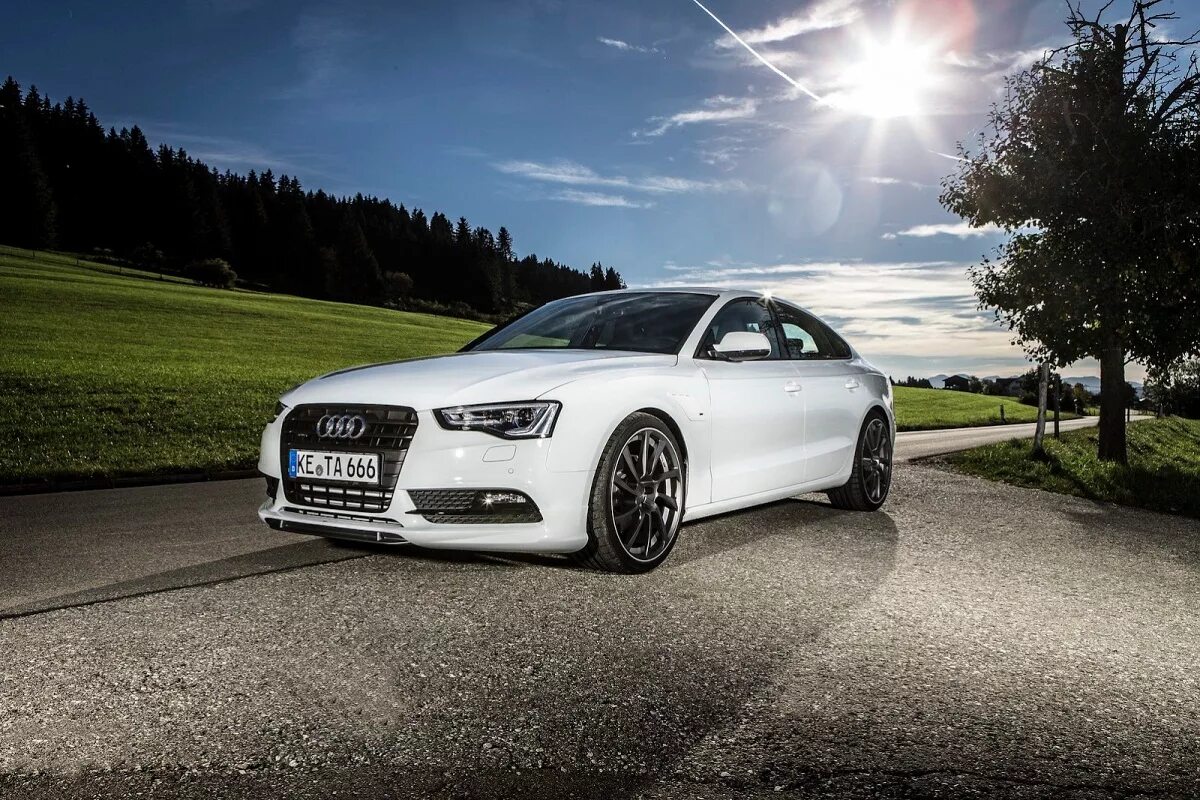 Ауди оцинкованная. Ауди а5 Спортбэк. Audi a5 White. Audi a5 Sportback White. Audi a5 Sportback 2013 Tuning.