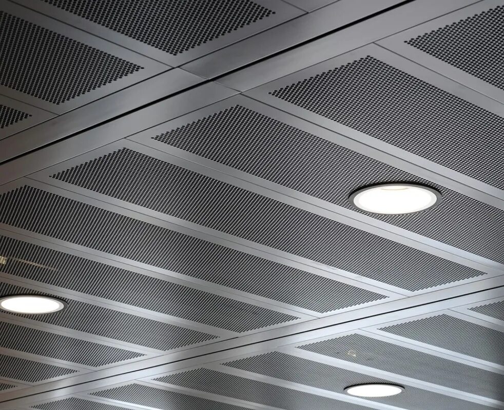 Металлическая потолочная купить. Подвесной потолок SAS International. Алюминиевые потолочные панели 600*300. Алюминиевые потолочные панели. Металлический подвесной потолок.