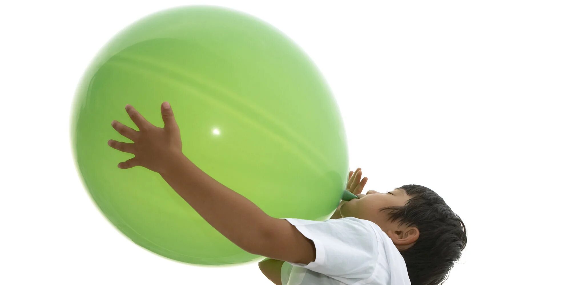 Balloon blowing up. Агрессивный шар. человек дует шар. children inflate balloons.