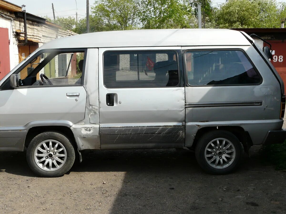 Toyota lite ace 1995. Ниссан микрик. Ниссан ларго 1990. Хонда микрик. Тойота черный микрик люкс.