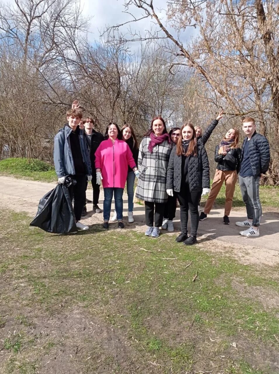 Уборка территории весной. Субботник в полюстровском парке. Представить данные в виде гистограммы результаты субботника. Весенняя уборка территории. Результат субботника.