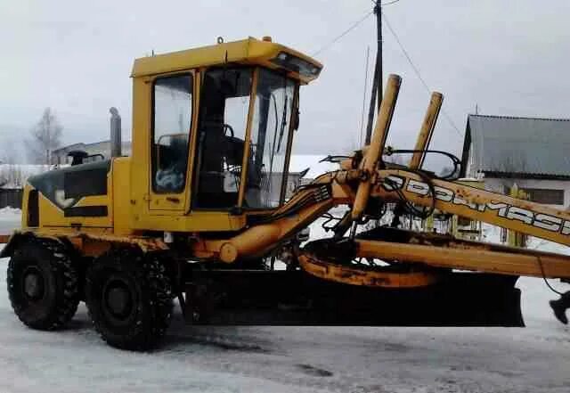 Авито куплю б у грейдер. Автогрейдер Дормаш ДЗ-122б. Автогрейдер ДЗ-122. Грейдер ДЗ 122 Б. ДЗ-122б.