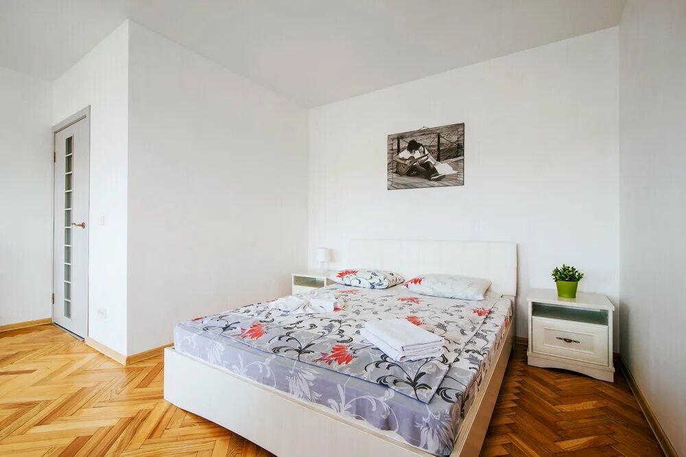 заславская 11/2 минск. снять на сутки беларусь. квартиры в белоруссии. 8, 2-комн. минск заславская 11.