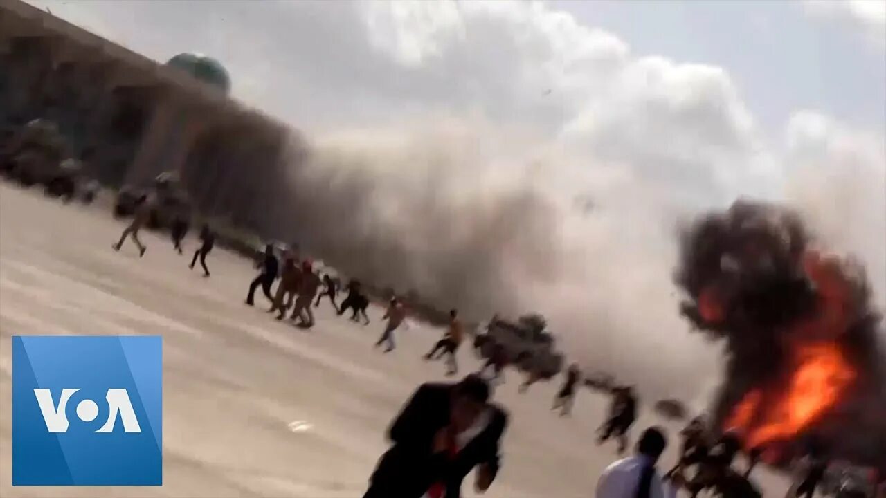 Видео начала нападения. Южный Йемен Лахдж Военная база. Атака слезоточивым газом в Йемен.