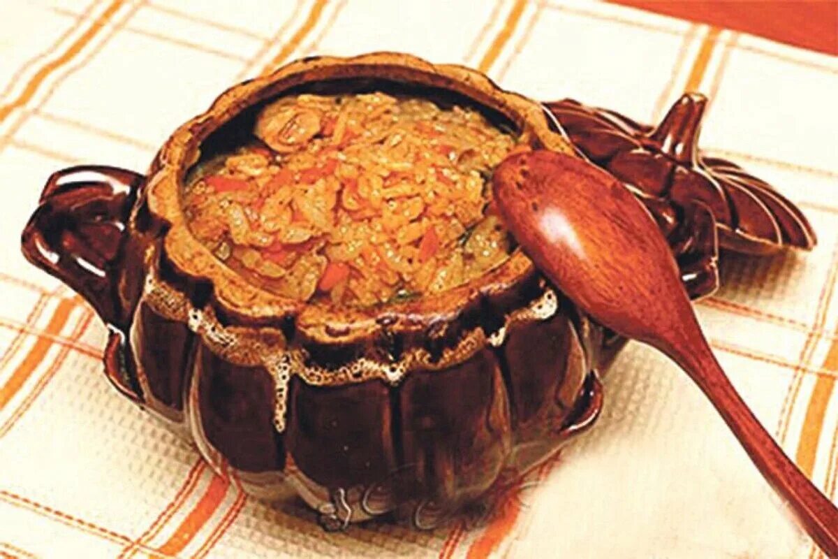 плов в горшочках в духовке. плов в горшочке в духовке с курицей. куриный плов в горшочках в духовке. рис в горшочках. плов в горшочках в духовке.