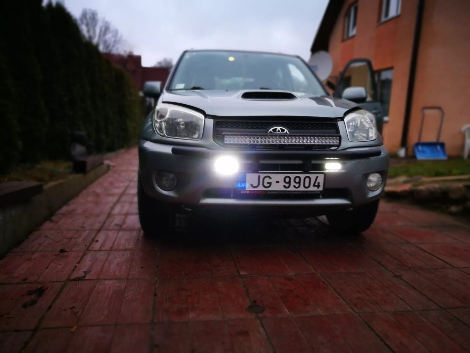 Дхо 4. Ходовые огни rav 4 xa50. ходовые огни тойота рав 4. дхо rav4 3. дневные ходовые огни рав4 ха30.