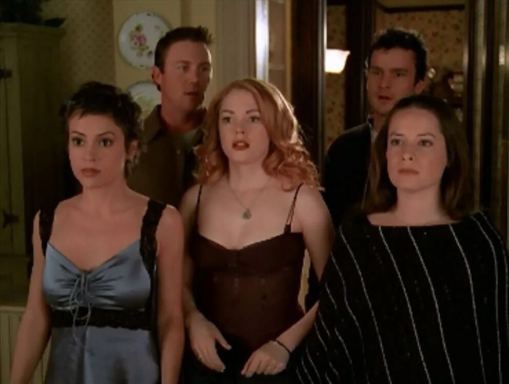 Зачарованные ботинки. Алисса милано 1998] charmed. сестры холливелл зачарованные. зачарованные пайпер фиби и пейдж. зачарованные 1998-2006.